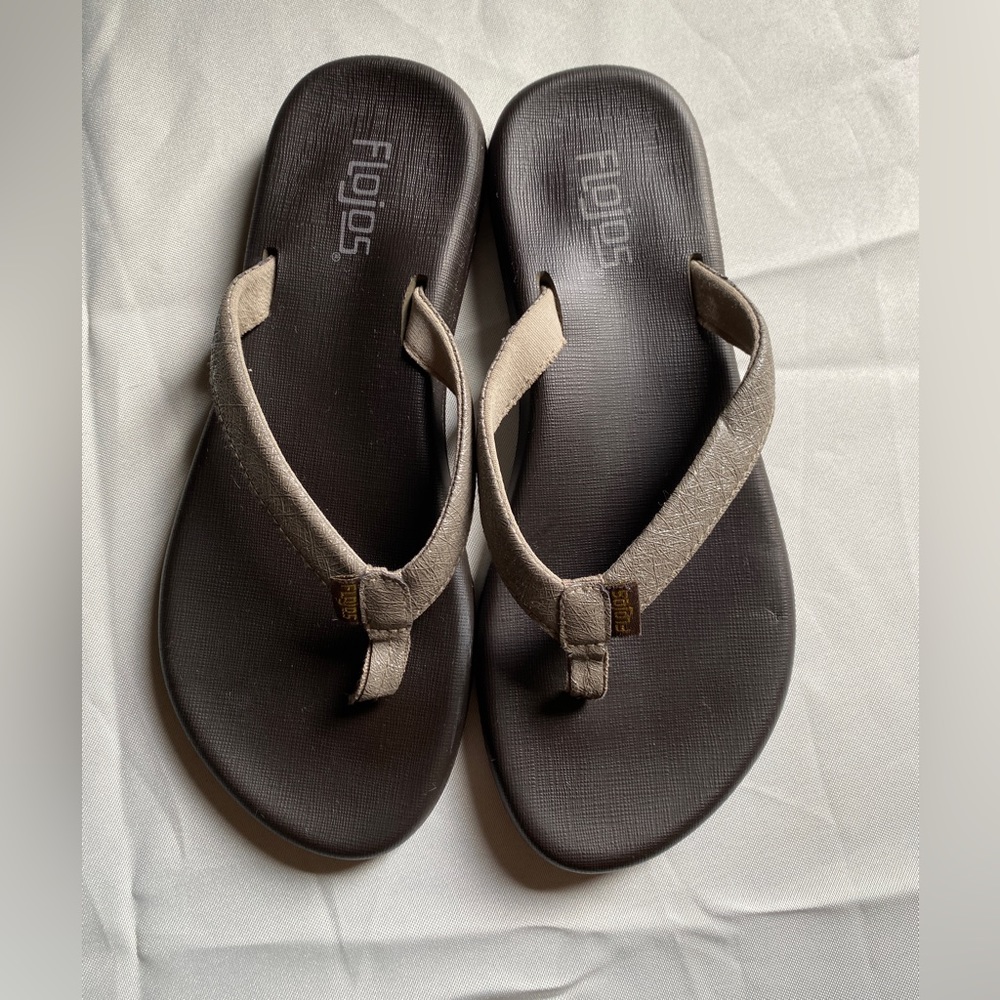 Flojos flip flops